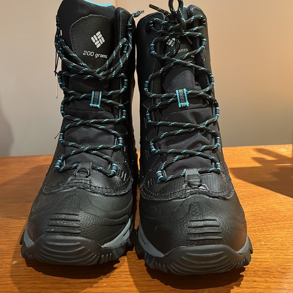 Women Columbia New Snow boots